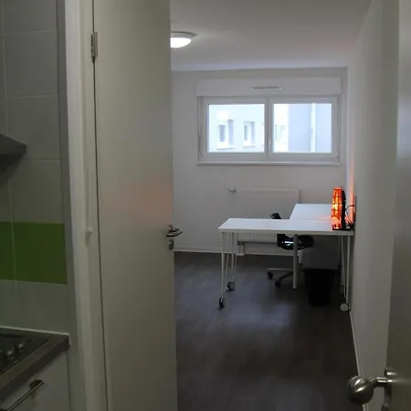 Résidence Hôtelière Louise Aparthotel